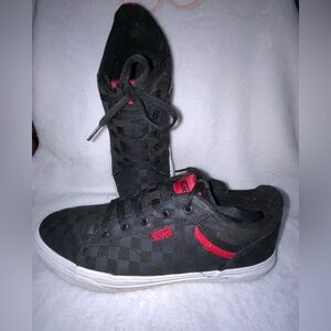 VANS Seldan Checkerboard Low-Top Skate Sneaker | Black & Red | 6.5Y